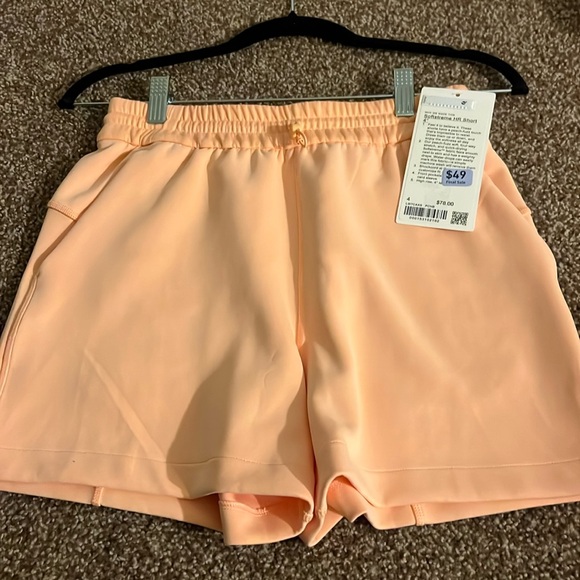 lululemon athletica Pants - NWT lululemon softstreme hr short 4” size 4